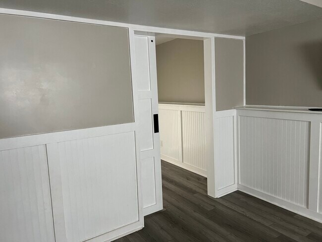 Building Photo - 305 Dolores Cir