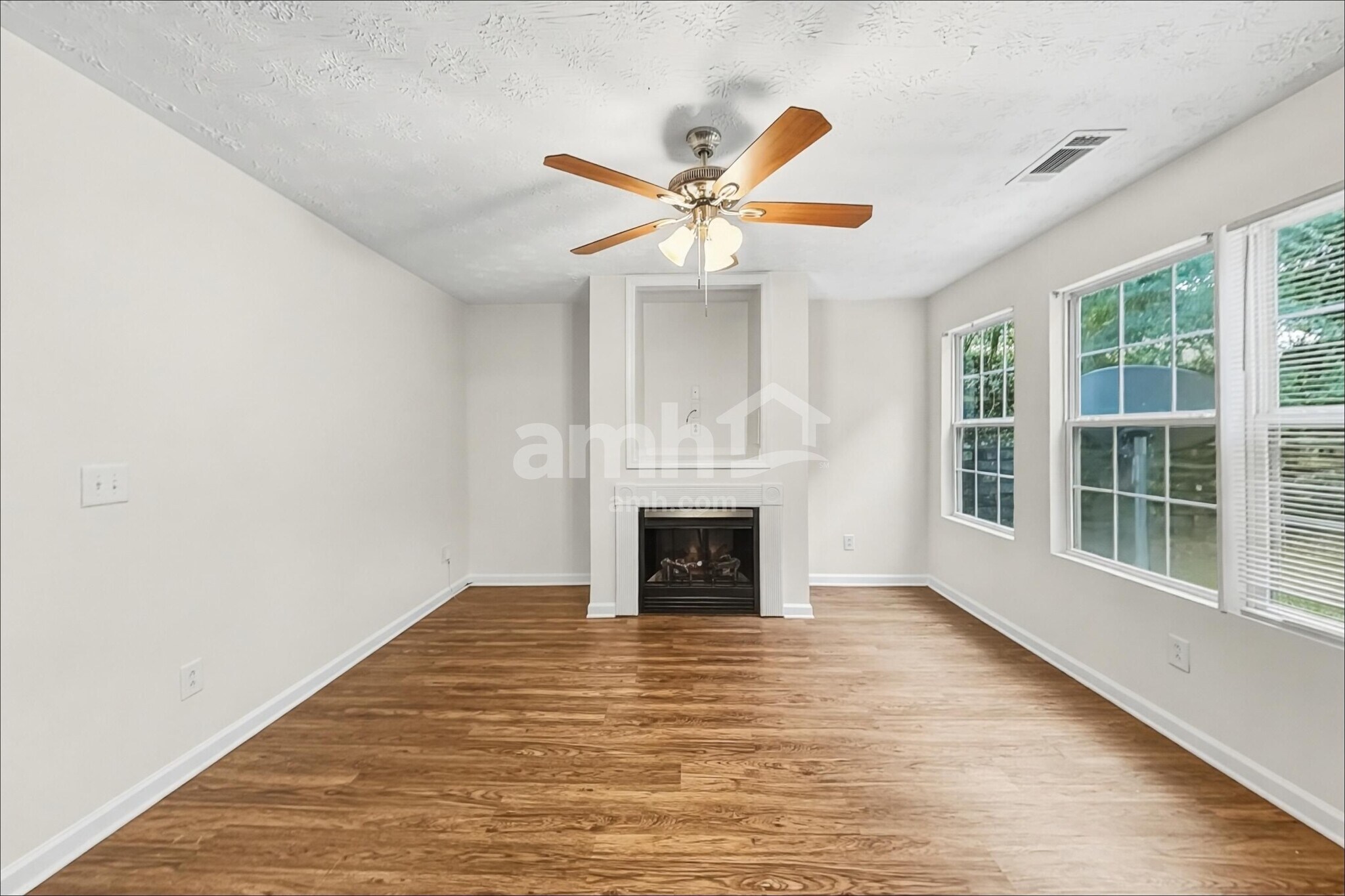 Building Photo - 1661 Boxcar Pl NE