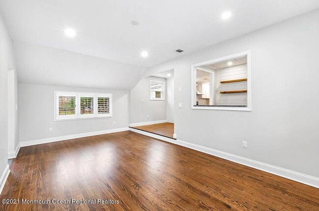 Building Photo - 495 Branch Ave