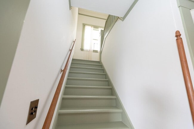 Building Photo - Spacious 3BR Home near parks & shops in North Berkeley