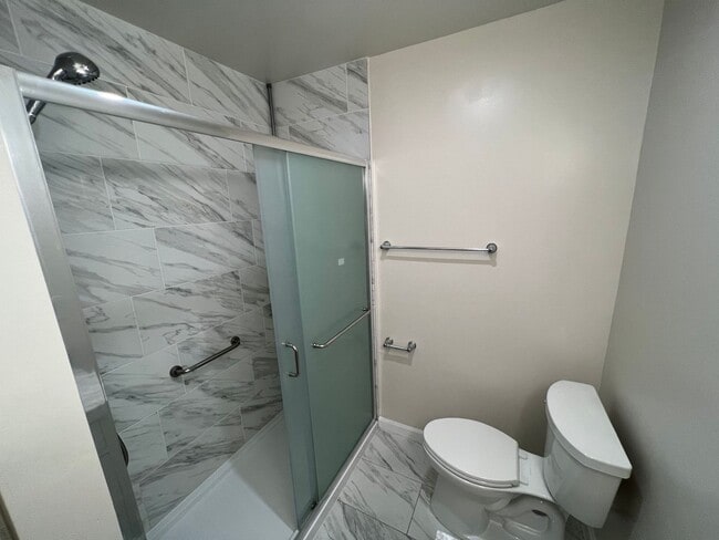 Building Photo - Delightful 1 Level 4 Bedroom Home On Exten...