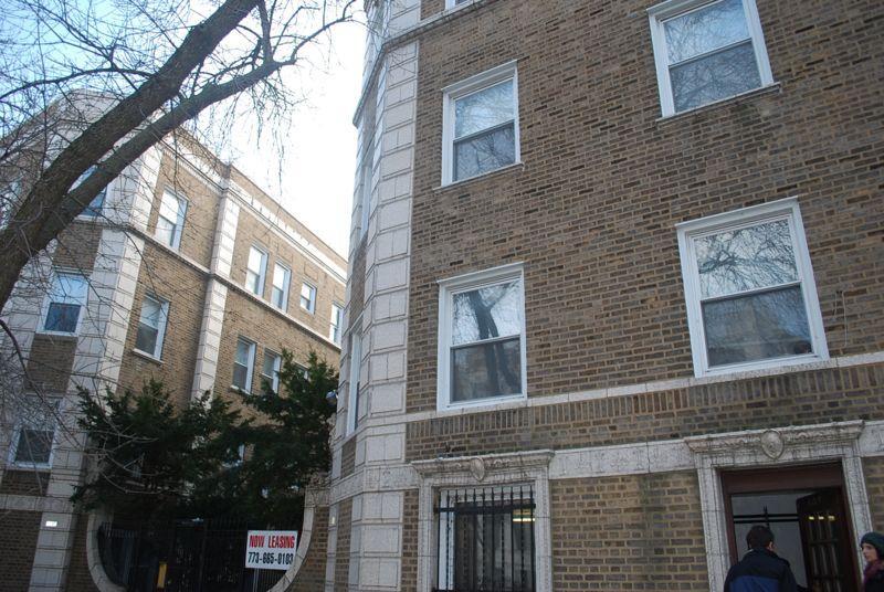 Primary Photo - 1145 W Lunt Ave