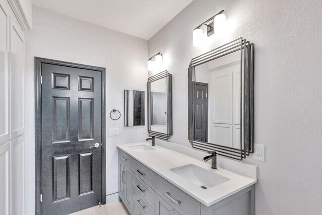 Building Photo - 7531 Edinburgh Way