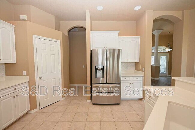 Building Photo - 2618 High Ridge Dr