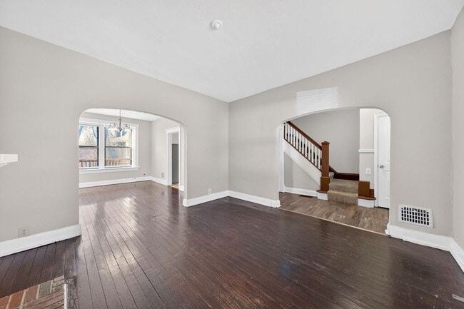 Building Photo - SECTION 8 WELCOME – 3BR Home with Covered Front Porch | $1,700