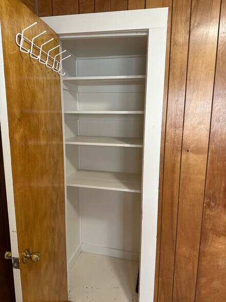 Building Photo - 205 Unaka St