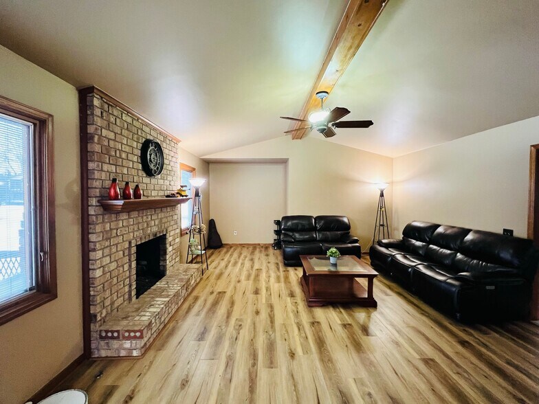 Building Photo - 22267 Heatherbrae Way S