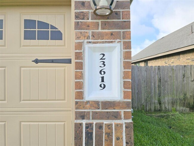 Building Photo - 23619 Balzano Ct
