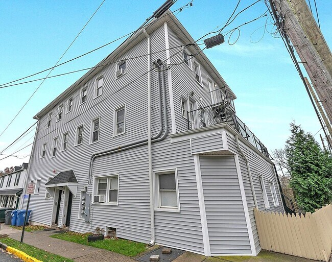 Building Photo - 255 Lafayette Pl