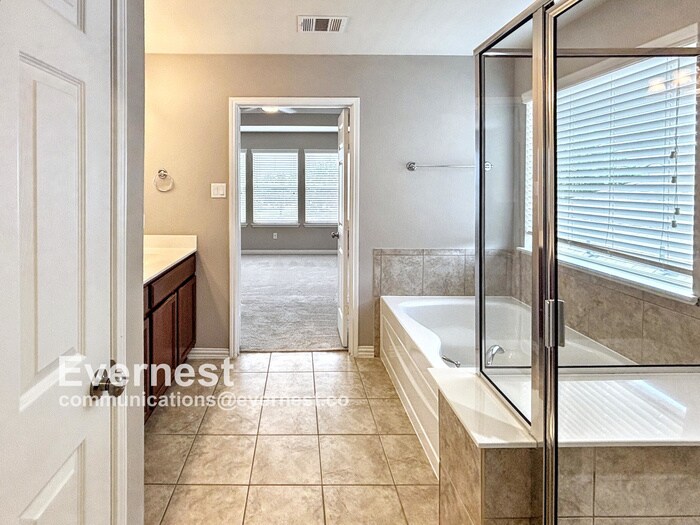 Building Photo - 16005 Hampton Bliss Trce