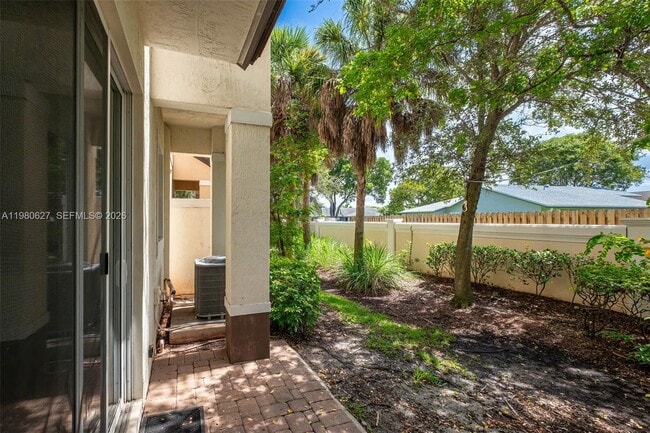 Building Photo - 7657 NW 88th Terrace