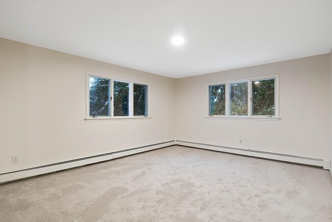 Building Photo - 4489 Pompey Center Rd