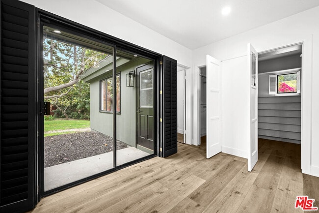Building Photo - 1027 Acanto Pl