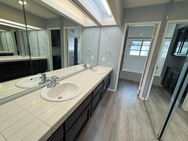Building Photo - Stunning house in the heart of La Jolla Cl...