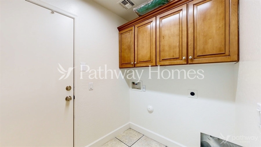Building Photo - 43290 W Griffis Dr