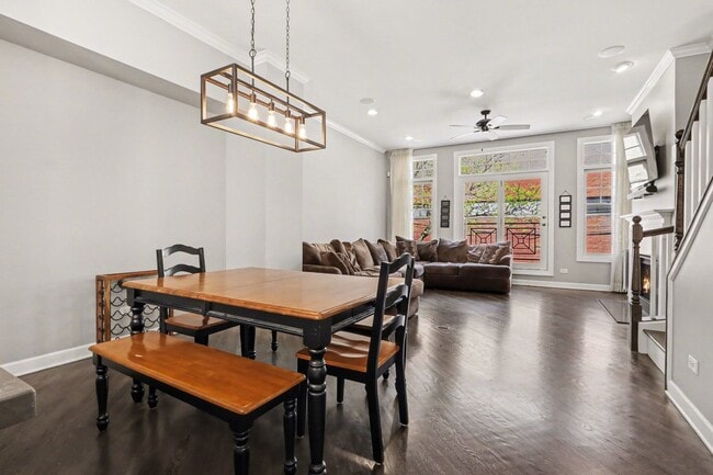 Building Photo - 331 E Cullerton St