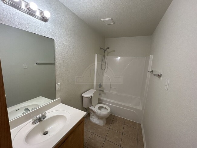 Building Photo - 207 Dale Earnhardt Dr