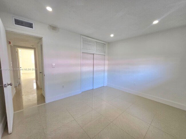 Building Photo - 7520 SW 82nd St