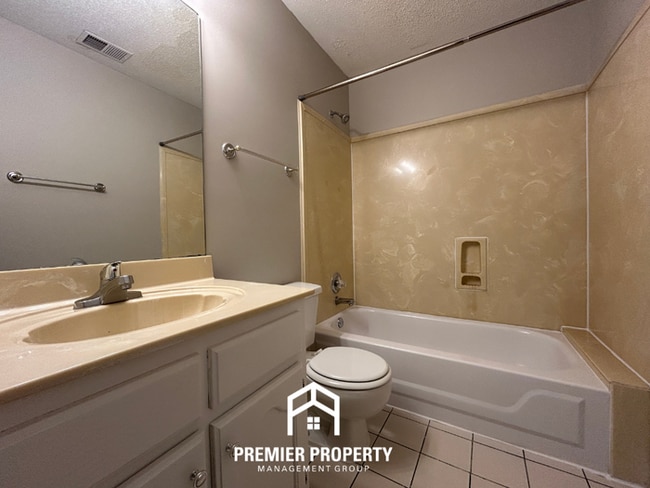 Building Photo - Spacious 3BR/2.5BA Olive Branch Home w/ Vaulted Ceilings, Fireplace, Formal Dining & Fenced Yard