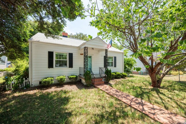 Building Photo - Quaint 2 Bedroom 1 Bath Home in Henrico!!