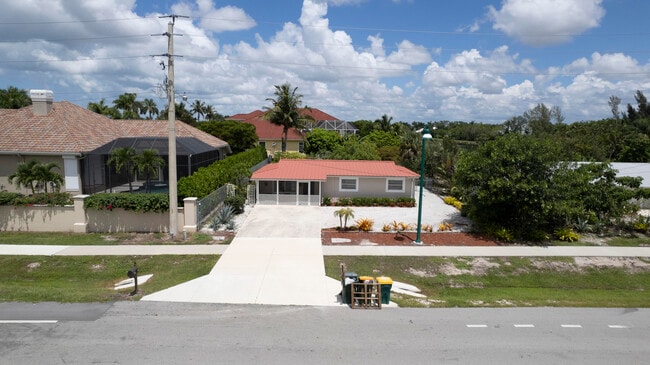 Building Photo - 2191 Thomasson Dr