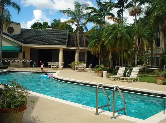 Building Photo - 9999 Summerbreeze Dr