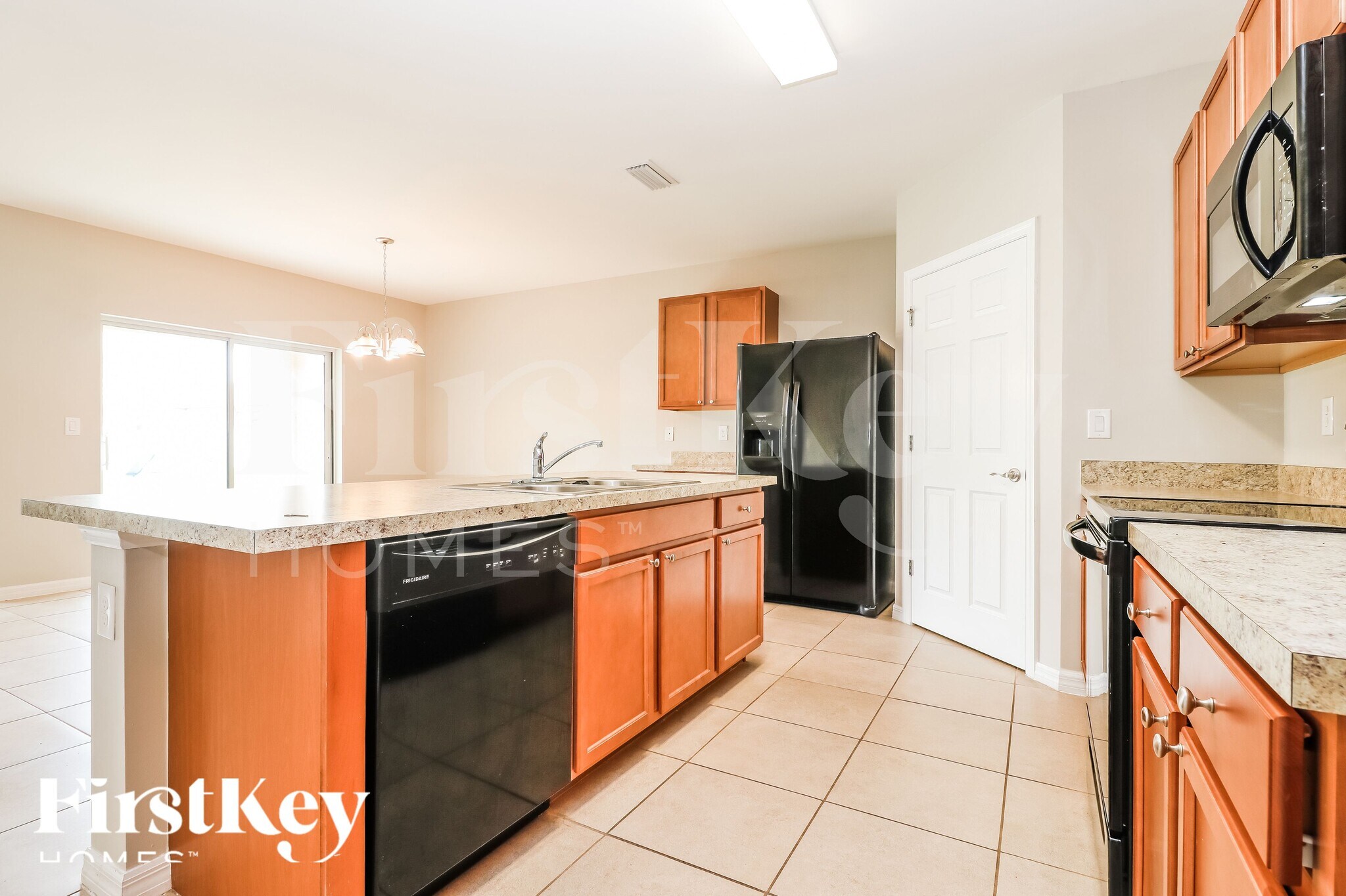 Building Photo - 710 SW 12th St