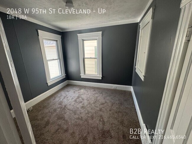 Building Photo - 2048 W 95th St