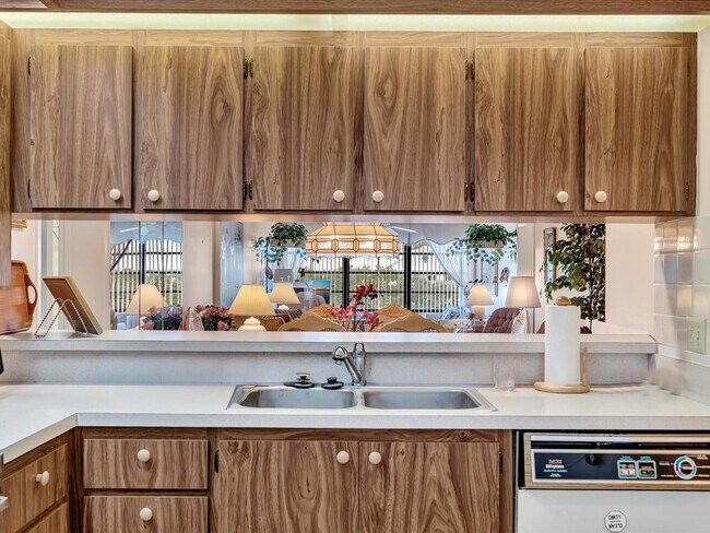 Building Photo - 6049 Balboa Cir