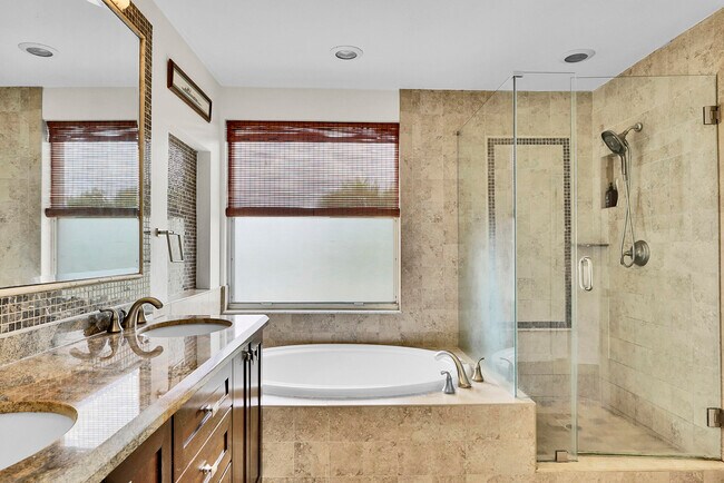 Building Photo - 3354 Greenview Terrace W