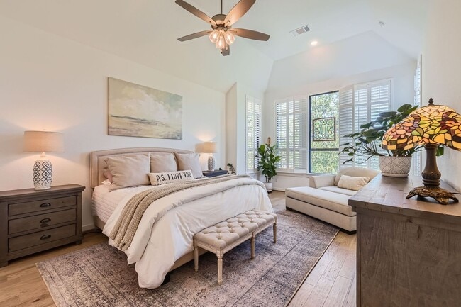 Building Photo - Available Now: Gorgeous 4 Bed/3.5 Bath wit...
