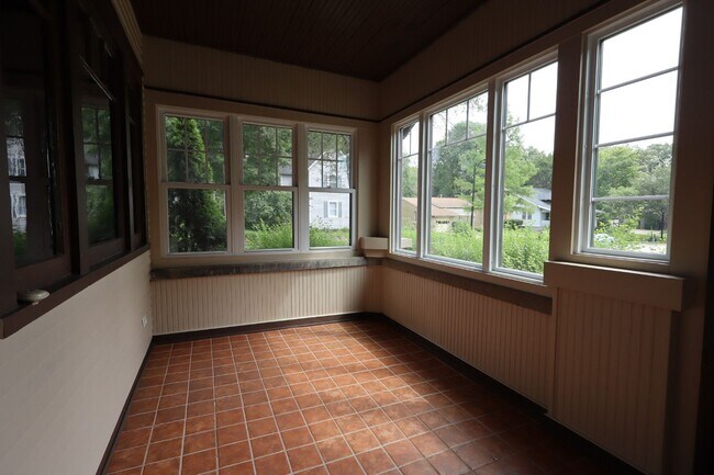 Building Photo - 499 Littleton St