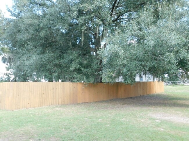 Building Photo - 3 Bedroom Home in the County