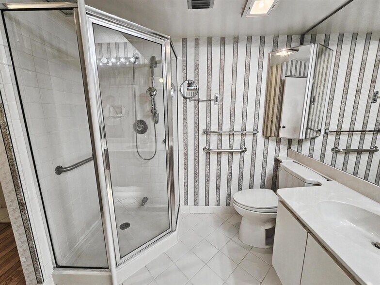 Building Photo - 2811 Village Blvd