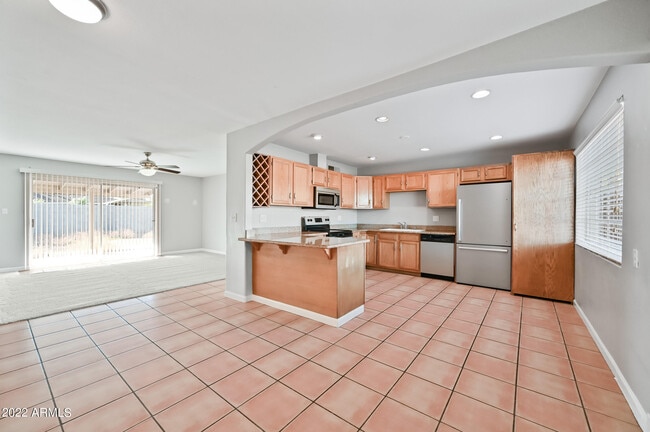 Building Photo - 1808 N Miller Rd