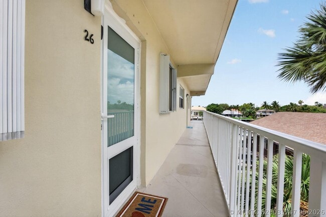Building Photo - 1021 Hillsboro Mile