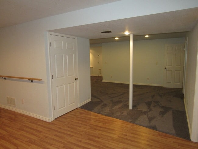 Building Photo - Rare Bradburn Single Family home including Carriage house