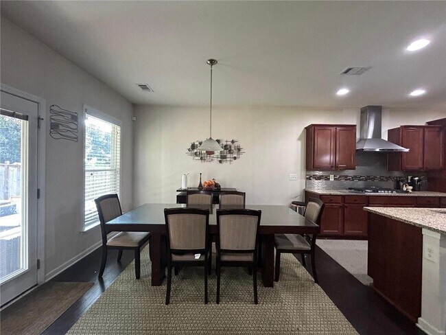 Building Photo - 705 Madison Creek CT