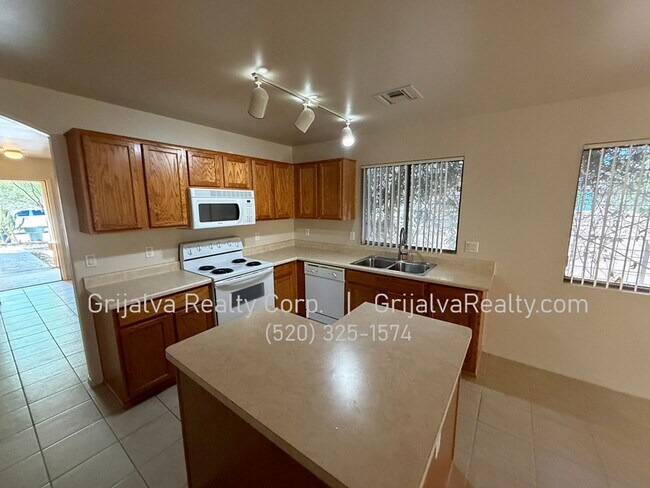 Building Photo - 4023 E Angel Spirit Dr