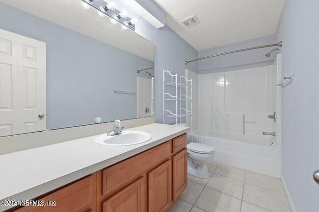 Building Photo - 631 Scrub Jay Dr