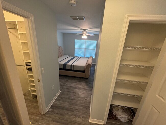 Building Photo - 304 Acadia Dr
