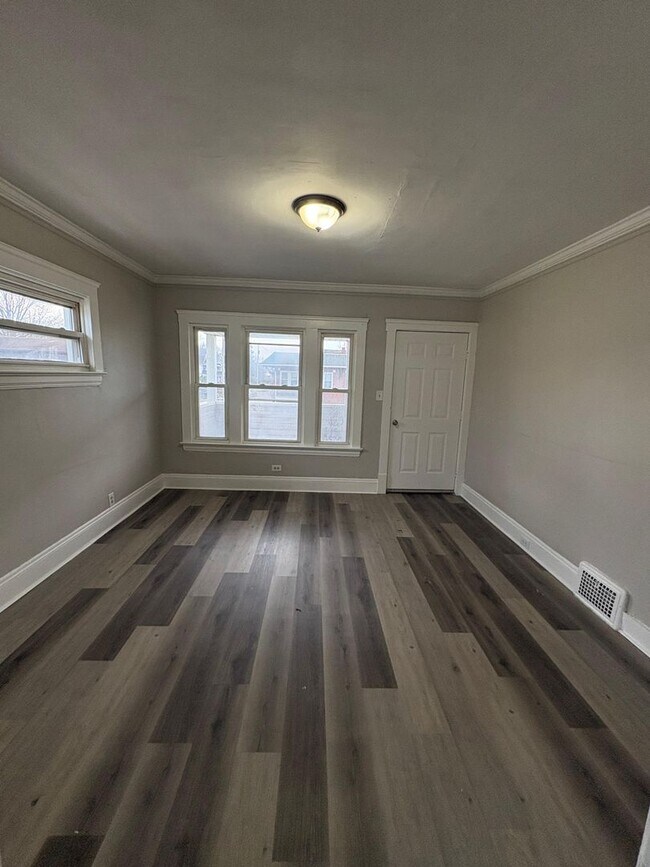 Building Photo - 12531 Forest Ave