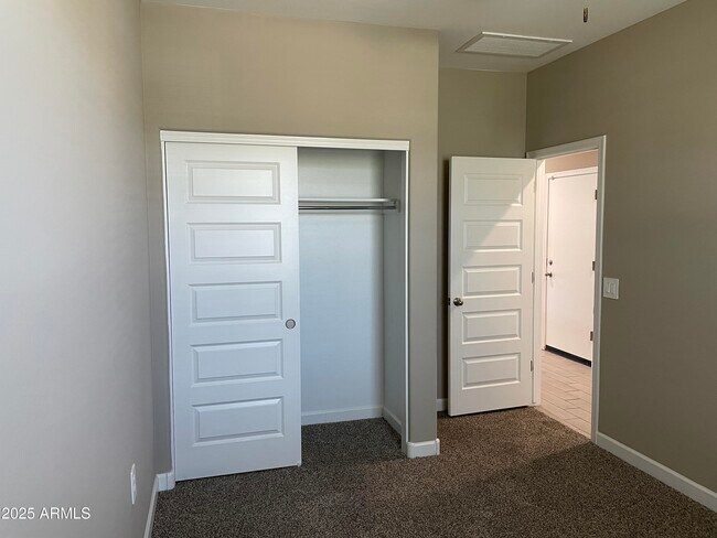 Building Photo - 24153 W Verlea Dr