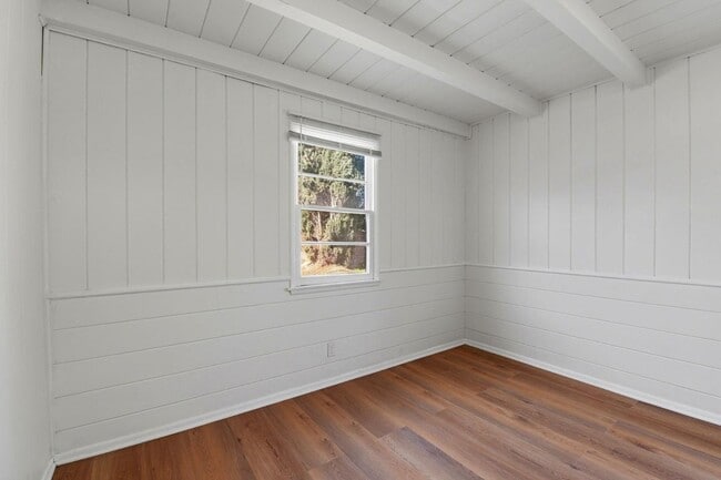 Building Photo - 18601 Keswick St