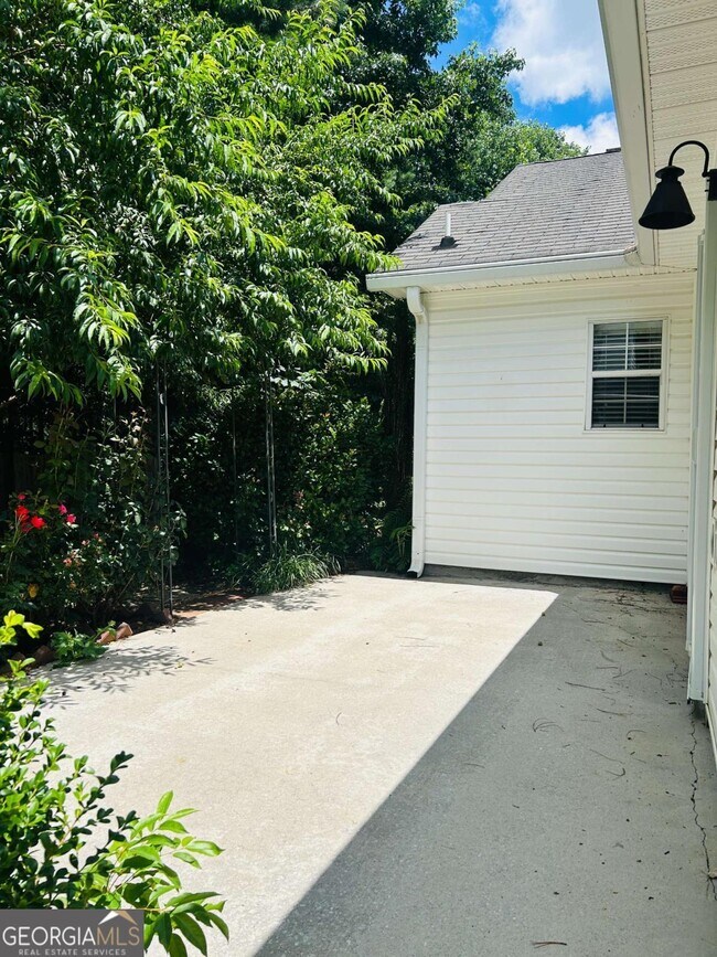Building Photo - 61 Riva Ridge Ln