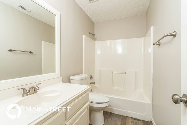 Building Photo - 7006 Cottonwood Cir