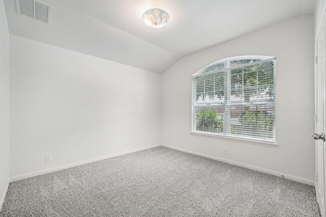 Building Photo - Alamo Ranch Gated Community