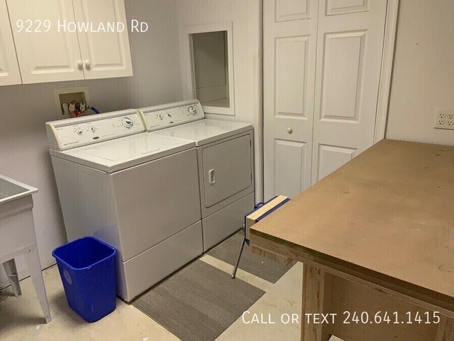 Building Photo - 9229 Howland Rd