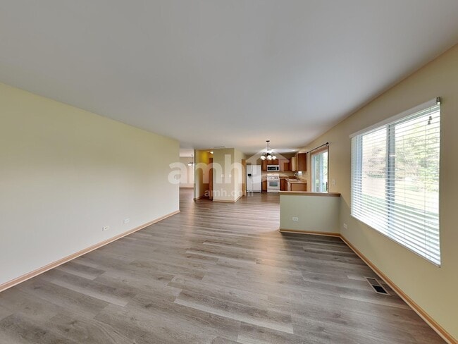 Building Photo - 818 Glen Cove Ln