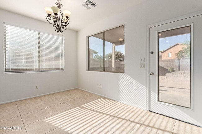 Building Photo - 40882 W Robbins Dr